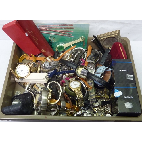 323 - A qty of wristwatches, a gold plated hunter cased pocket watch etc.