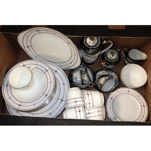 172 - A qty of various blue & white to inc Spode together with Royal Doulton Infinity table ware etc af (2... 