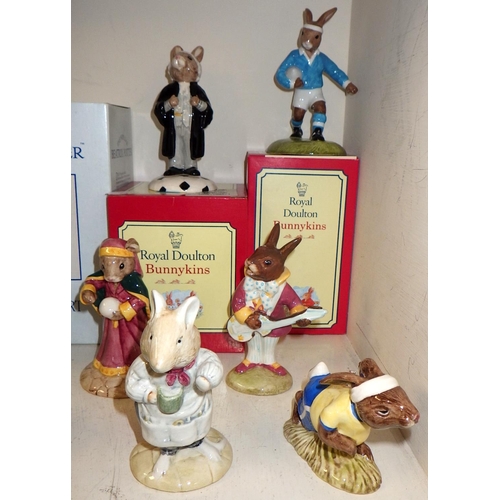 223 - A group of Beatrix Potter and Bunnykins figures