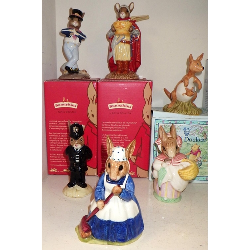 223 - A group of Beatrix Potter and Bunnykins figures