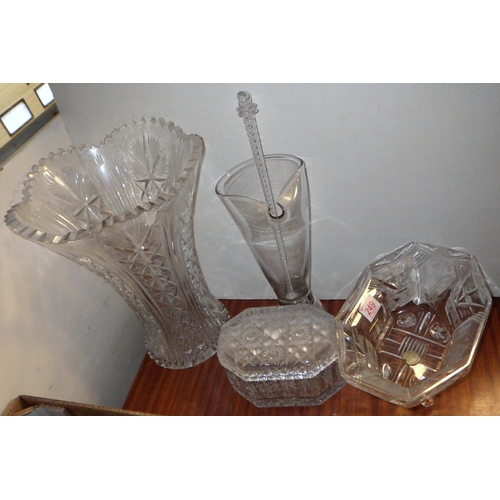 249 - A spiral glass cocktail jug, large glass af vase etc