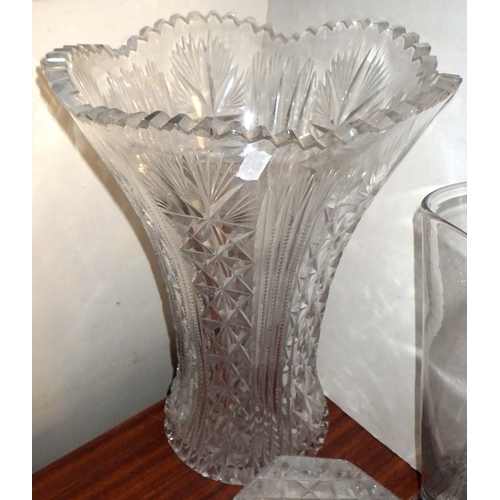 249 - A spiral glass cocktail jug, large glass af vase etc