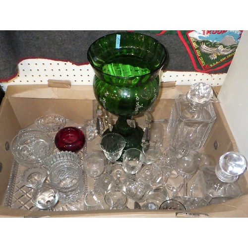 255 - A large qty of misc glass ware AF (4)