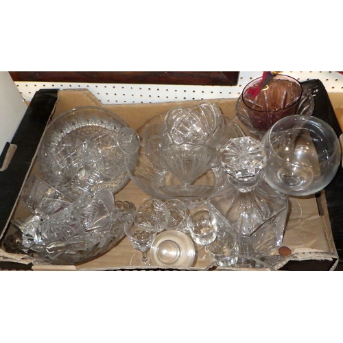 255 - A large qty of misc glass ware AF (4)