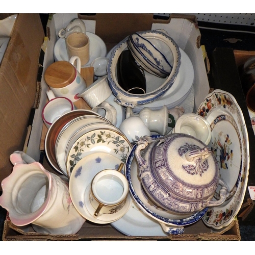 263 - A large qty of misc ceramics & collectables AF (4)