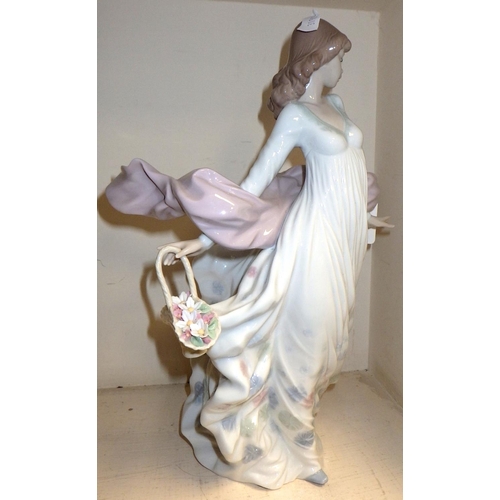 288 - A Lladro Privilege figurine, model 5898.  30.5cm tall