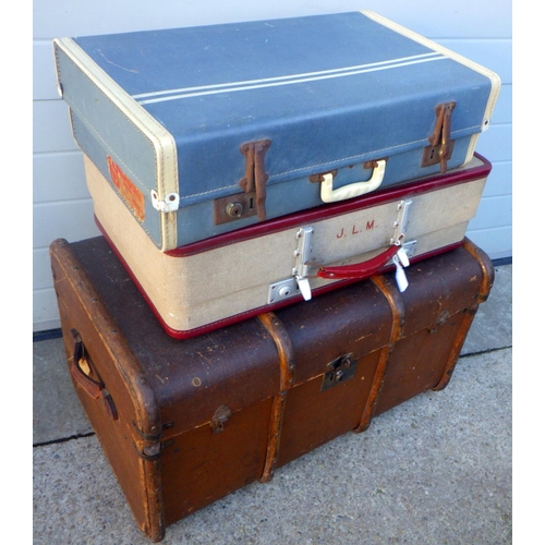 797 - A vintage trunk and two cases (3)
