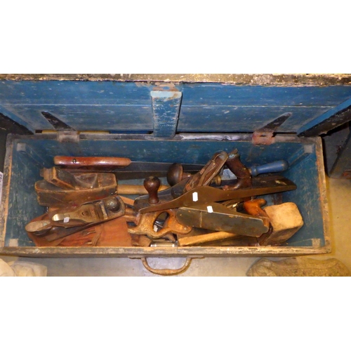812 - A wooden toolbox & tools