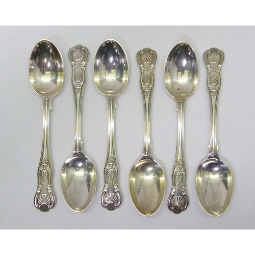 400 - Six matching silver king's pattern teaspoons, each engraved with and armorial device, 20th cent.  27... 