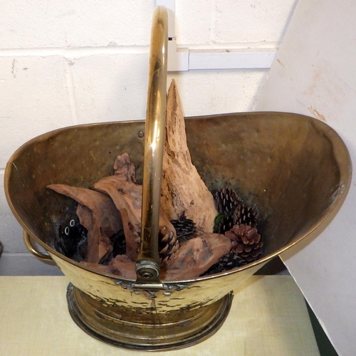 19 - A brass coal bucket together with further brass and pewter (2)