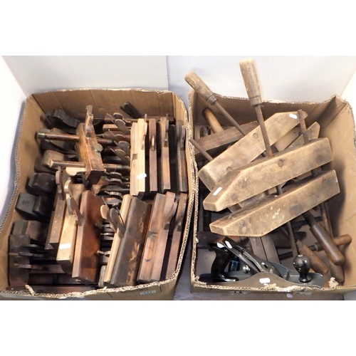 117 - A large qty of woodworking tools to inc clamps, planes, Stanley plane etc (2)