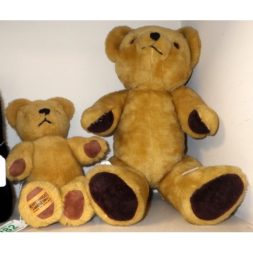 282 - A Boxed Steiff bear together with a Steiff cat, Merrythought bear and a further bear (4)