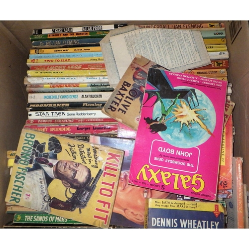 342 - A large qty of vintage paperback books