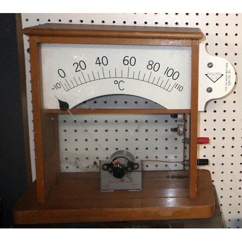 319 - A qty of scientific instruments and gauges (6)