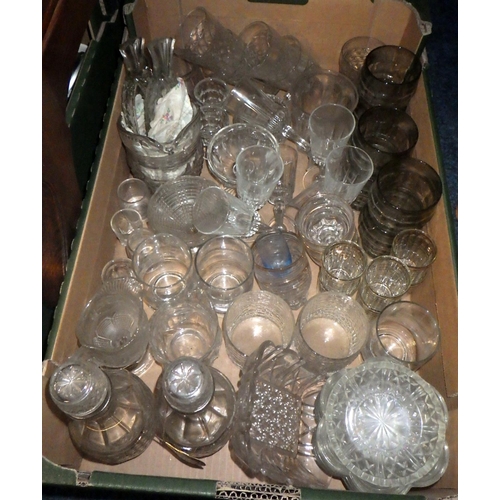 366 - A large qty of misc ceramics, metal ware, glass ware and pictures