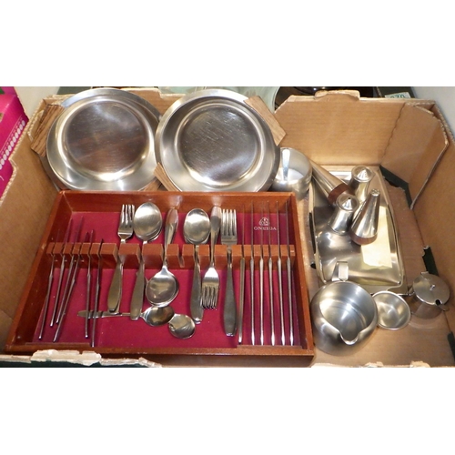 370 - A qty of misc to inc cutlery, glass ware, mirrors, maps etc (3)