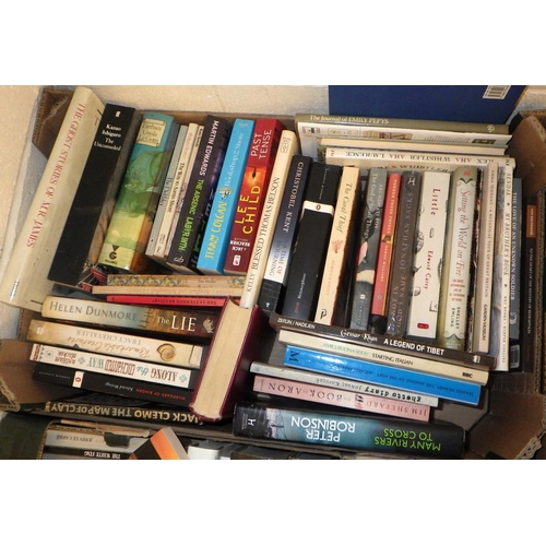 482 - A large quantity of miscellaneous paperback and hardback books. (5)