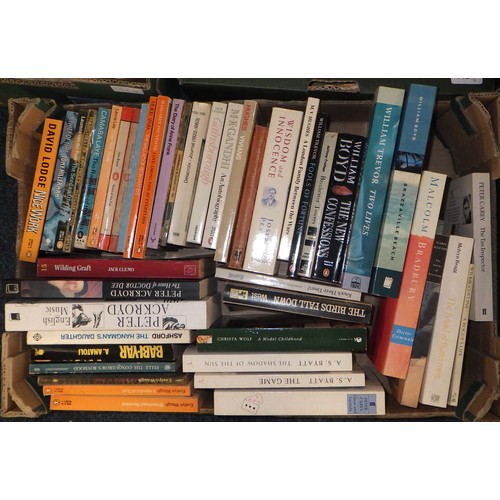 334 - A large quantity of miscellaneous paperback books (6)