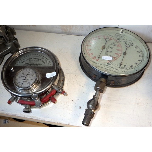 187 - A group of five various gauges (5)