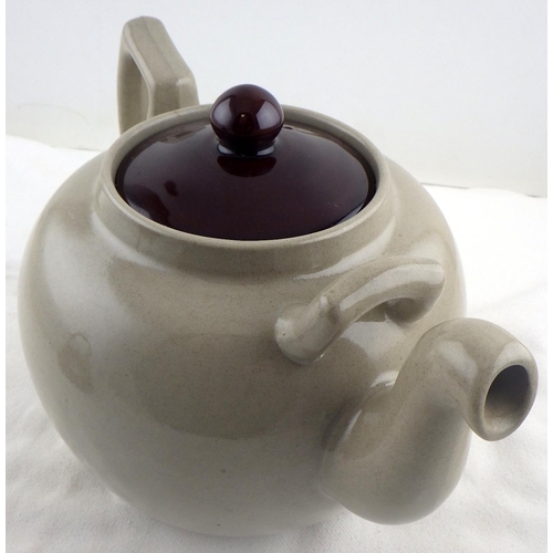 309 - A 6 pint Denby tea pot