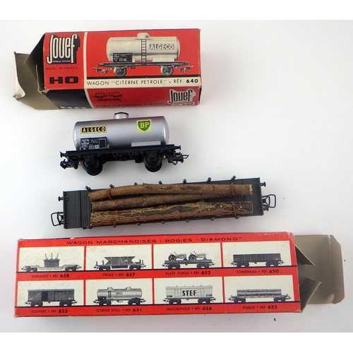 367 - Five Jouef HO wagons etc together with a qty of miniature loose cars