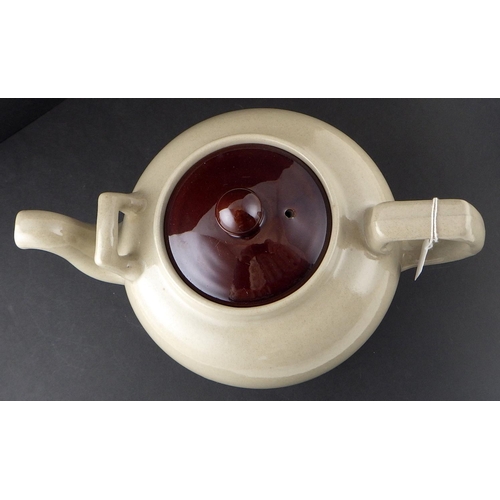 309 - A 6 pint Denby tea pot