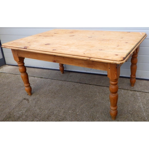 760 - A pine kitchen table, 153cm long, 102cm across