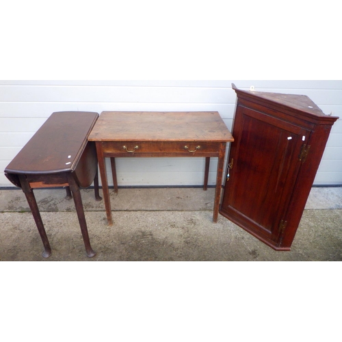 788 - A single draw oak side table, corner cupboard and a drop leaf table a/f (3)