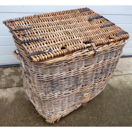 808 - A large wicker mill/laundry basket, worm, 86cm wide