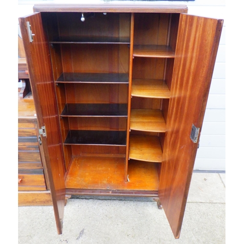 822 - A mahogany gents dwarf wardrobe, 76cm wide together with an Edwardian walnut dressing chest, a/f lat... 