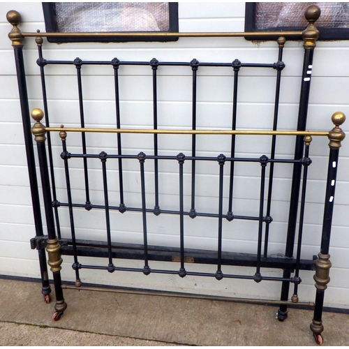 773 - A Victorian metal bed frame, a/f 134cm wide