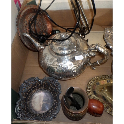 15 - A qty of silver plate, modern lamp etc