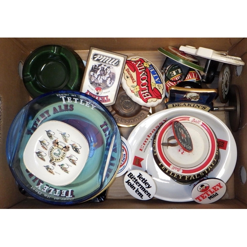 179 - A group of misc beer advertising ash trays, pump head plates etc