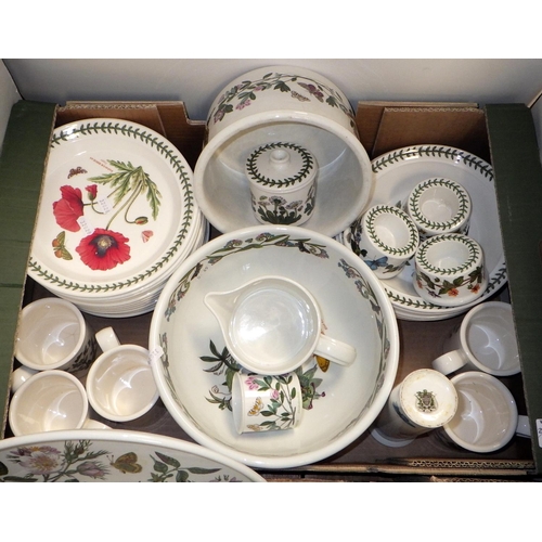 190 - A large qty of Botanic Garden Portmeirion table ware (2)