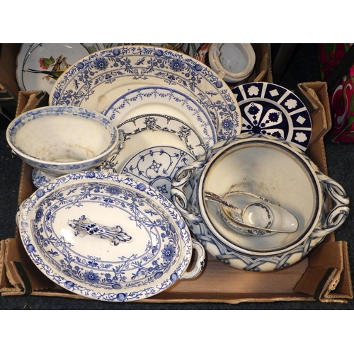 224 - A qty of misc ceramics to inc tureens, vases, plates AF (4)