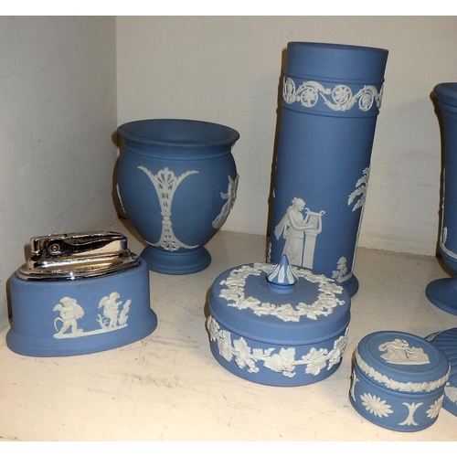 226 - A group of 12 pieces of Wedgwood blue Jasperware (12)