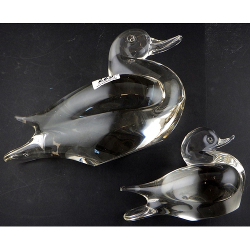 229 - A large lead crystal duck together with a smaller duck, a pair of dolphins and a pair of fish (6)