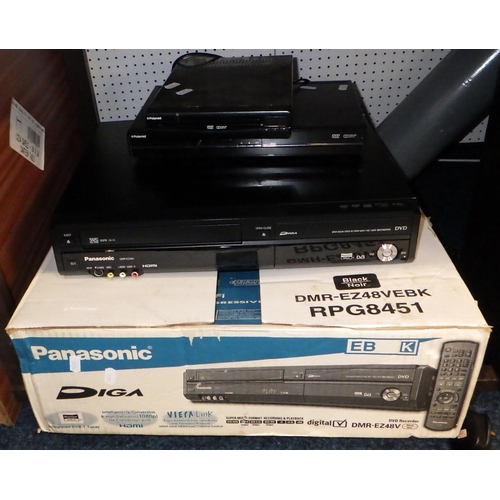 290 - A Panasonic VHS / DVD player together with two Polaroid dvd players and a pair of Goodmans Power Ser... 