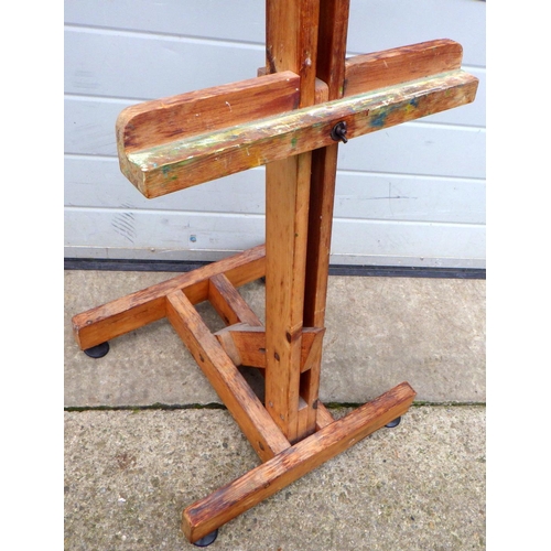 631 - An easel