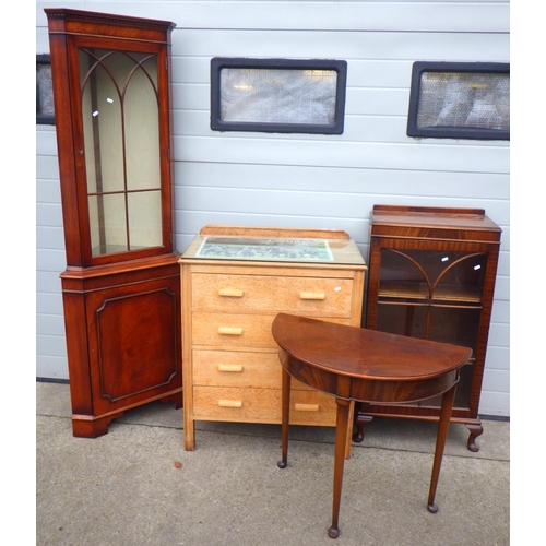 648 - A reproduction corner cabinet, side table, cabinet (glass a/f) & chest of drawers (4)