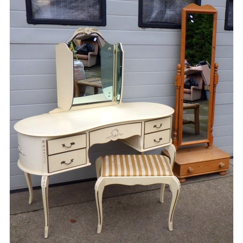 653 - A cream painted dressing table and stool together with a pine cheval mirror (3)