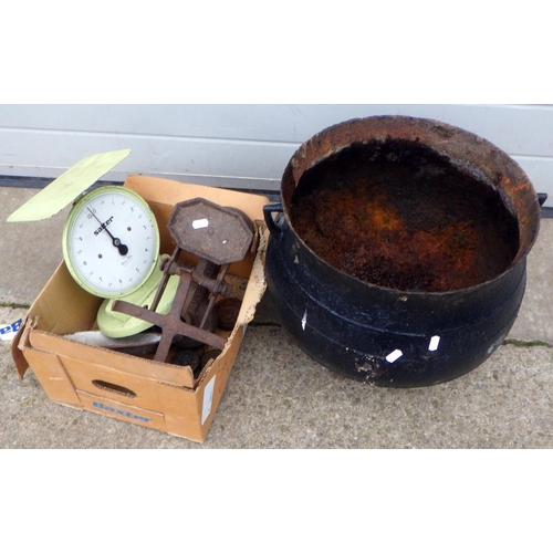 656 - A metal cauldron and two sets of scales (3)