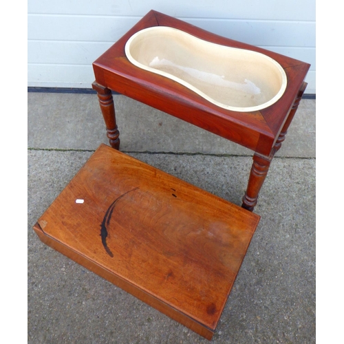 703 - A Victorian mahogany bidet on turned legs