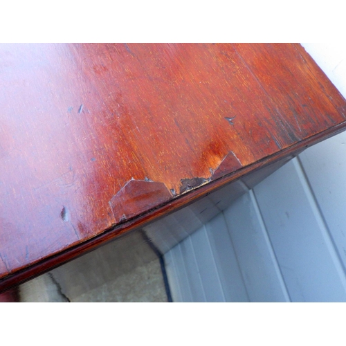 729 - A 19th cen mahogany chest of drawers, 102cm wide