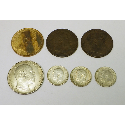 324 - Coins: an Edward VII half crown 1907; three Edward VII pennies, all 1905; three George V sixpences, ... 