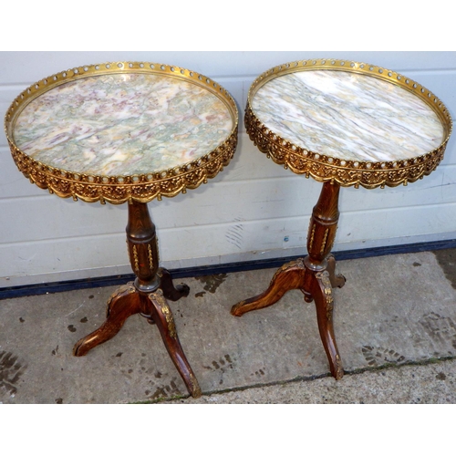 776 - A pair of circular occasional tables with marble/stone tops, 34cm across