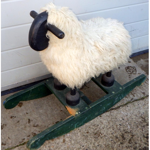 786 - A rocking sheep, wear