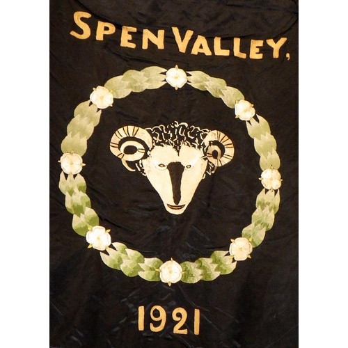 78 - A Spen Valley 1921 embroidered banner 80 x 100cm