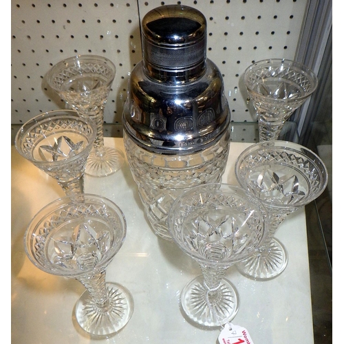105 - A Stuart Crystal cocktail shaker and 6 matching stemmed cocktail glasses (7)