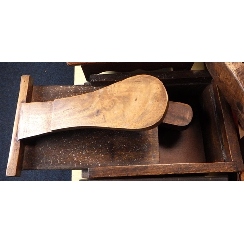 115 - A qty of misc wooden wares to inc shoe shine box (qty)